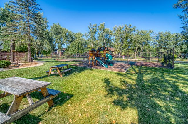8245 Poplar Lane 5B, Palos Hills, IL 60465