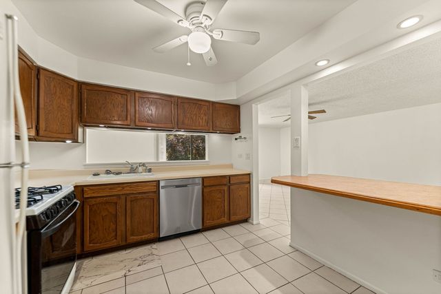 8245 Poplar Lane 5B, Palos Hills, IL 60465