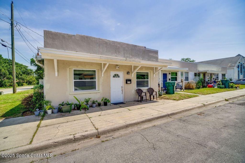 1002 Brothers Avenue 101, Melbourne, FL 32901