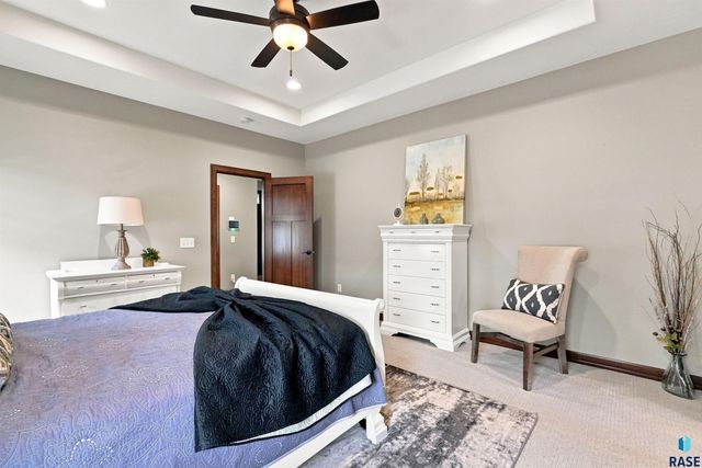 9509 W Kingfisher Dr Drive, Sioux Falls, SD 57107