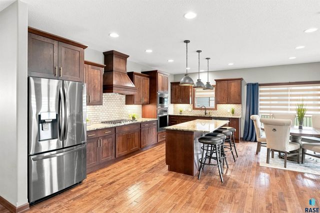 9509 W Kingfisher Dr Drive, Sioux Falls, SD 57107