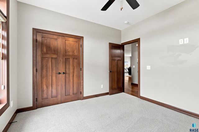 9509 W Kingfisher Dr Drive, Sioux Falls, SD 57107