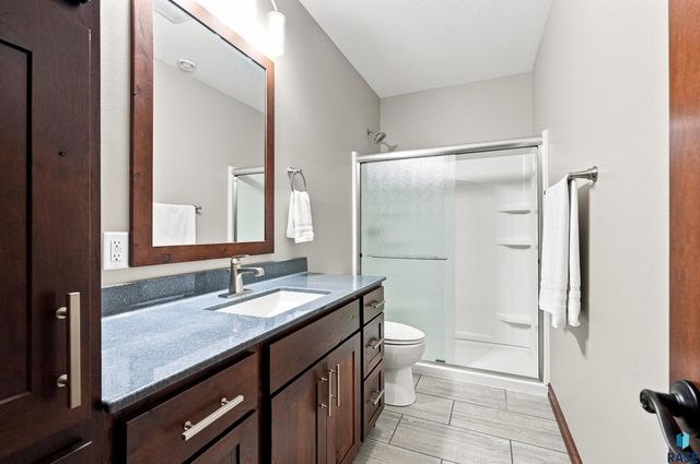 9509 W Kingfisher Dr Drive, Sioux Falls, SD 57107