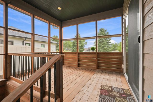 9509 W Kingfisher Dr Drive, Sioux Falls, SD 57107