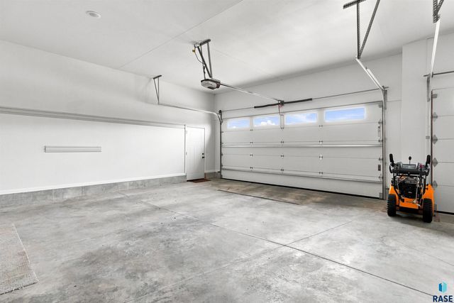 9509 W Kingfisher Dr Drive, Sioux Falls, SD 57107