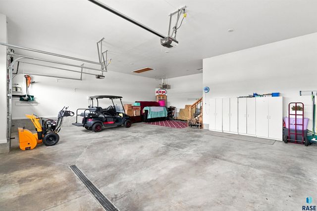 9509 W Kingfisher Dr Drive, Sioux Falls, SD 57107