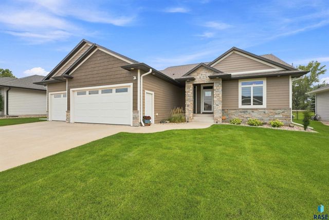 9509 W Kingfisher Dr Drive, Sioux Falls, SD 57107