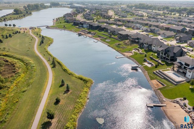 9509 W Kingfisher Dr Drive, Sioux Falls, SD 57107