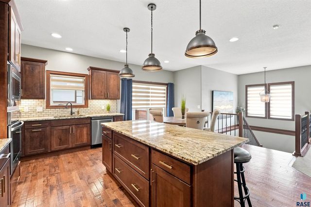 9509 W Kingfisher Dr Drive, Sioux Falls, SD 57107
