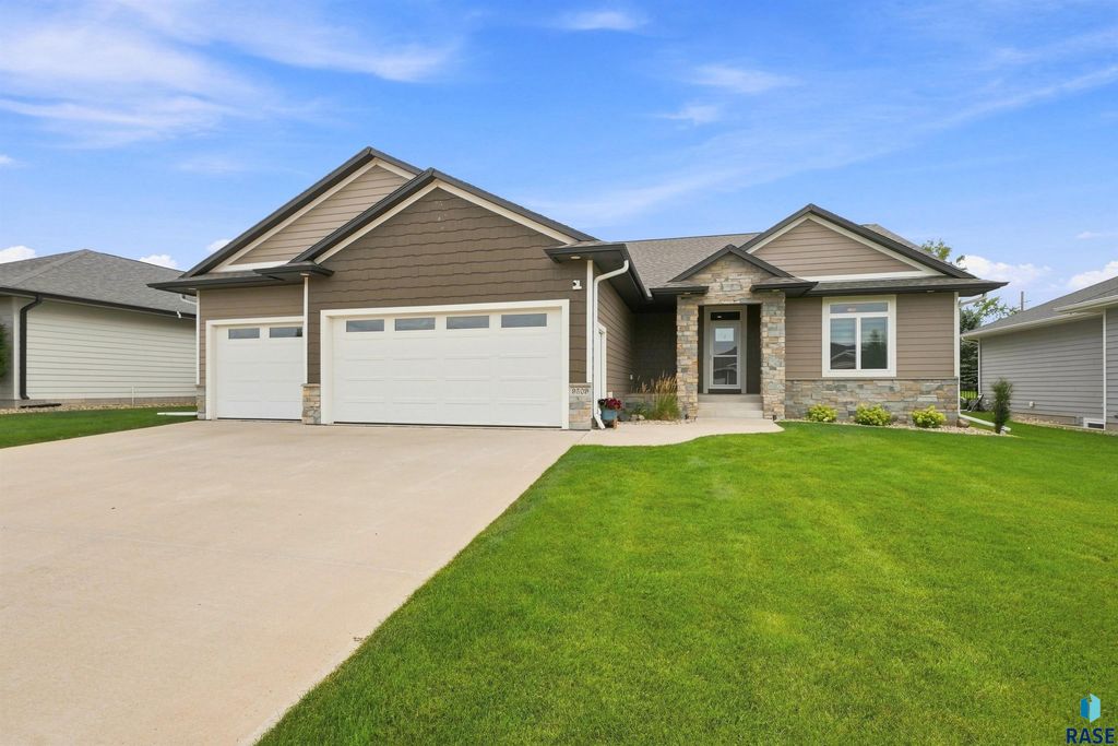 9509 W Kingfisher Dr Drive, Sioux Falls, SD 57107