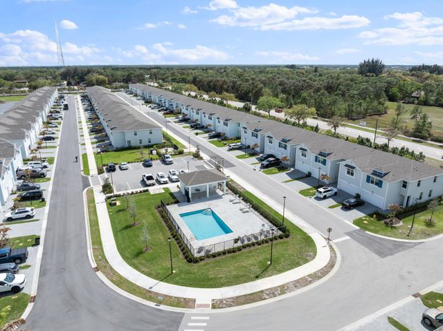 5612 SE Edgewater Circle, Stuart, FL 34997