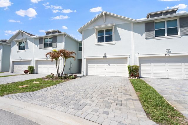5612 SE Edgewater Circle, Stuart, FL 34997