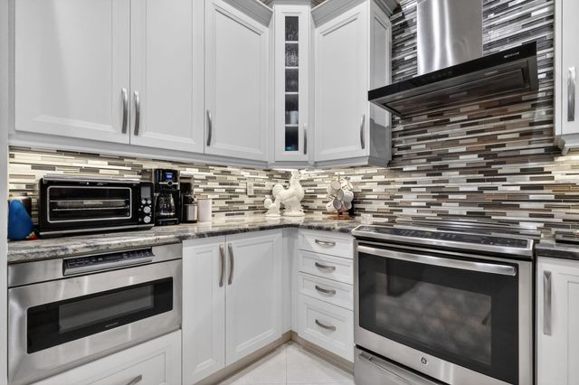 13553 Morocca Lake Lane, Delray Beach, FL 33446