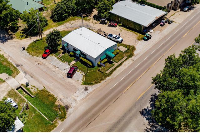 521 N Avenue G, Clifton, TX 76634