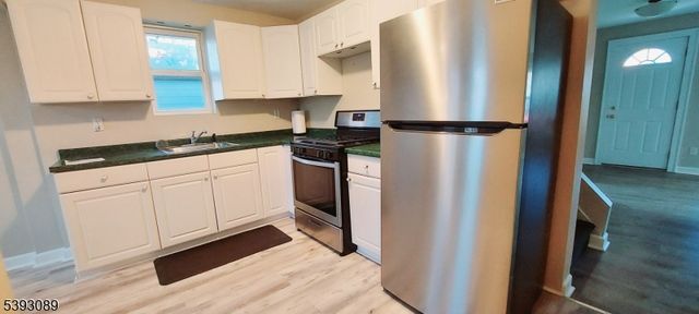 31 Stewart Pl, Fanwood Boro, NJ 07023