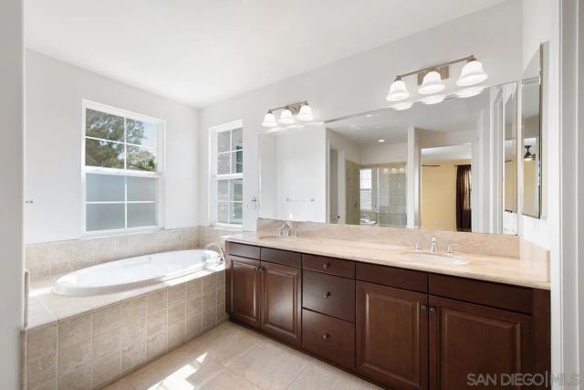 6275 Silver Bush Creek St, San Diego, CA 92130