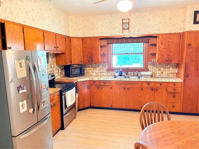 1404 S 8th Street, Atchison, KS 66002