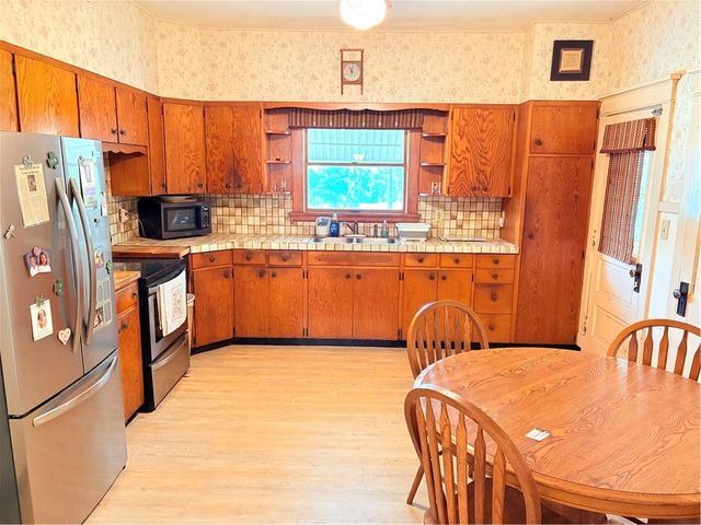 1404 S 8th Street, Atchison, KS 66002