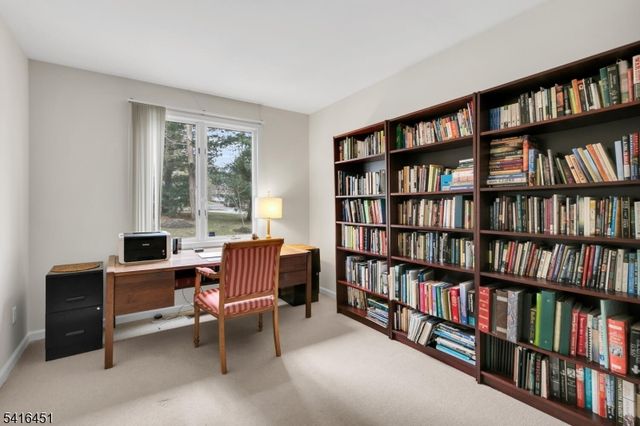 1 Vanderveer Dr, Bernards Twp., NJ 07920