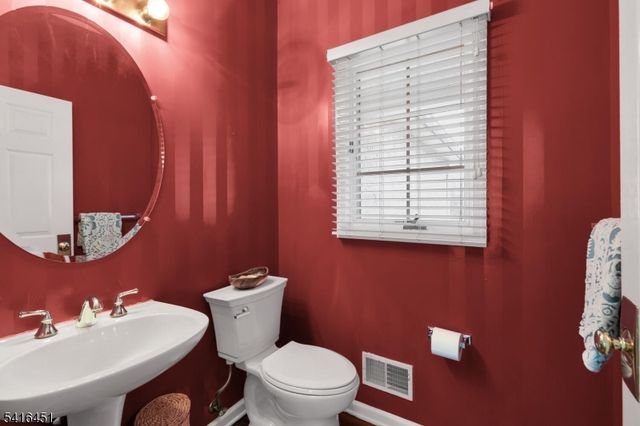 1 Vanderveer Dr, Bernards Twp., NJ 07920