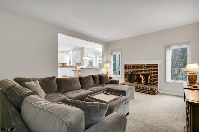 1 Vanderveer Dr, Bernards Twp., NJ 07920