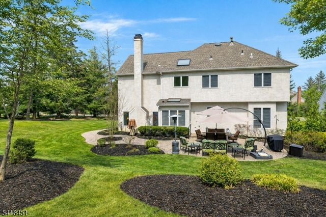 1 Vanderveer Dr, Bernards Twp., NJ 07920