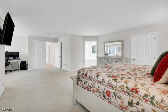 1 Vanderveer Dr, Bernards Twp., NJ 07920