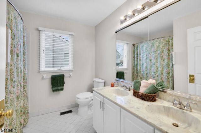 1 Vanderveer Dr, Bernards Twp., NJ 07920