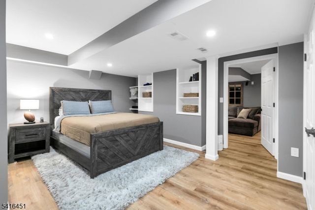 1 Vanderveer Dr, Bernards Twp., NJ 07920