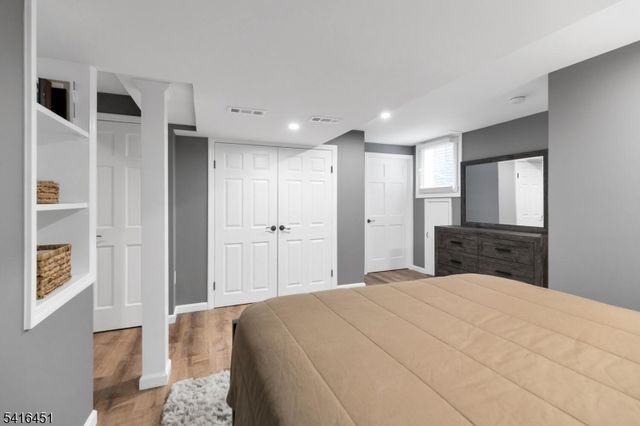 1 Vanderveer Dr, Bernards Twp., NJ 07920