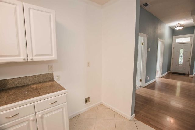 9695 Kent St, Elk Grove, CA 95624