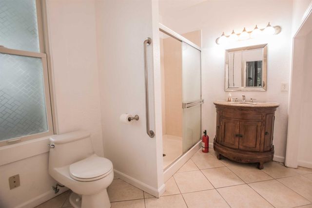 9695 Kent St, Elk Grove, CA 95624