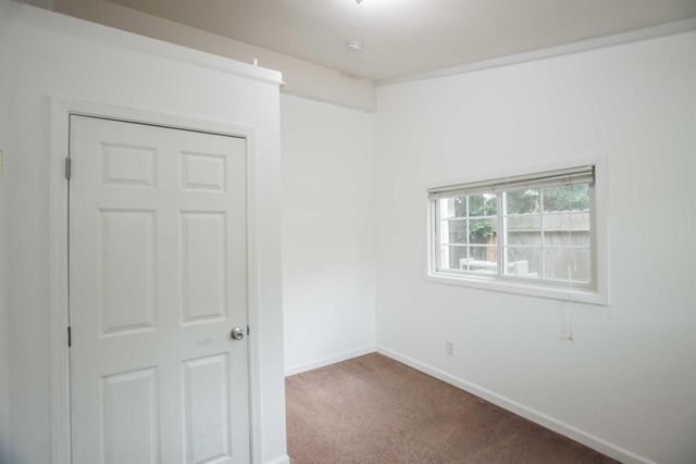 9695 Kent St, Elk Grove, CA 95624