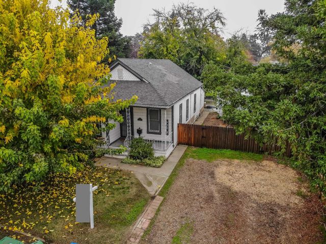9695 Kent St, Elk Grove, CA 95624