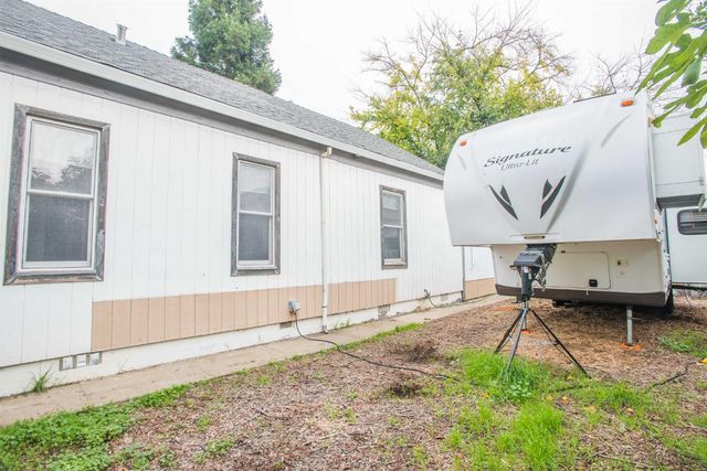 9695 Kent St, Elk Grove, CA 95624