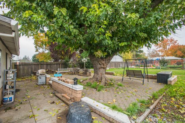 9695 Kent St, Elk Grove, CA 95624