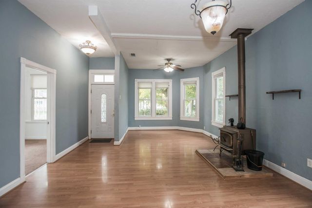 9695 Kent St, Elk Grove, CA 95624