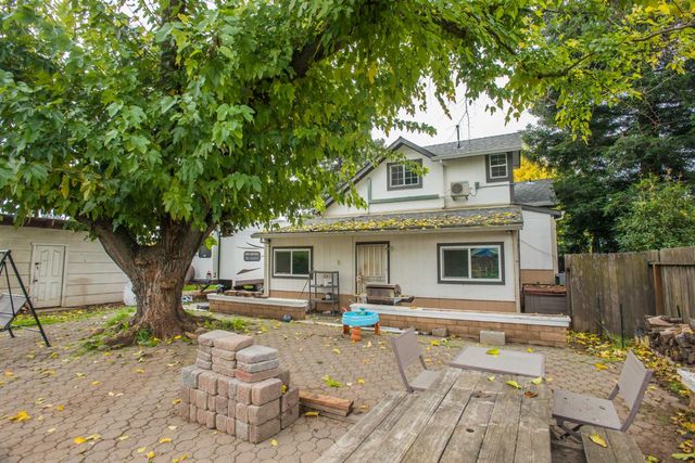 9695 Kent St, Elk Grove, CA 95624