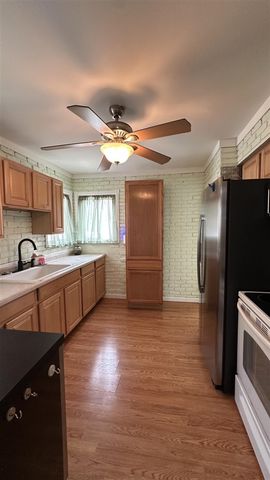 15111 Cameron Street, Southgate, MI 48195