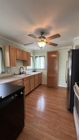 15111 Cameron Street, Southgate, MI 48195