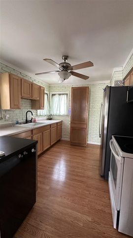 15111 Cameron Street, Southgate, MI 48195