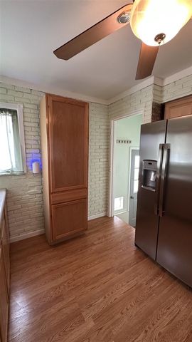 15111 Cameron Street, Southgate, MI 48195