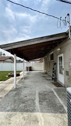 15111 Cameron Street, Southgate, MI 48195