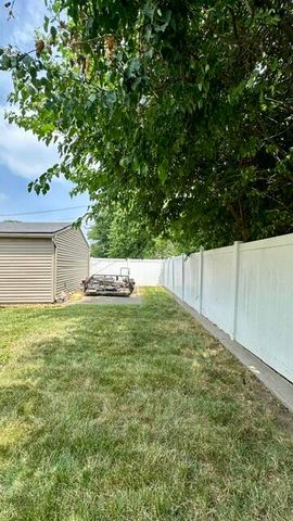 15111 Cameron Street, Southgate, MI 48195