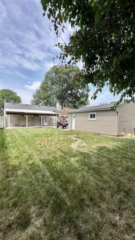 15111 Cameron Street, Southgate, MI 48195