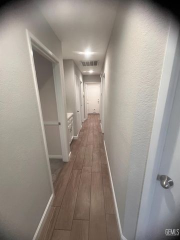 7815 Vaquero Avenue, Bakersfield, CA 93308