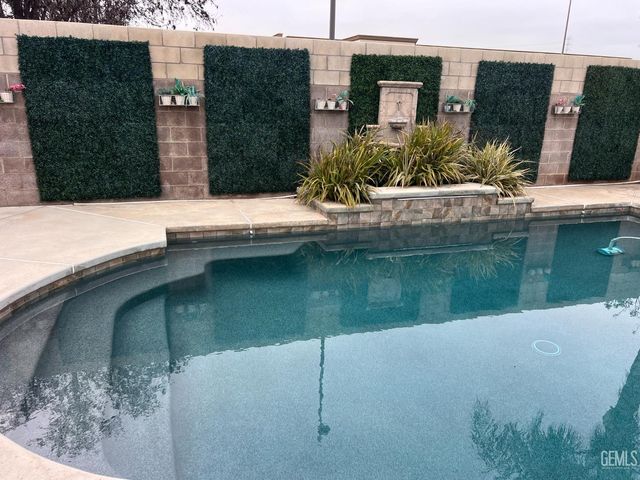 7815 Vaquero Avenue, Bakersfield, CA 93308