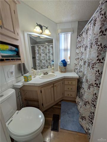 205 Bobolink Circle N, Palmview, TX 78572