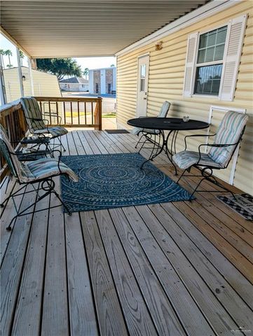 205 Bobolink Circle N, Palmview, TX 78572