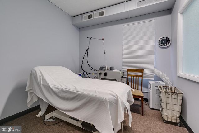 2420 WILSON BLVD, Arlington, VA 22201